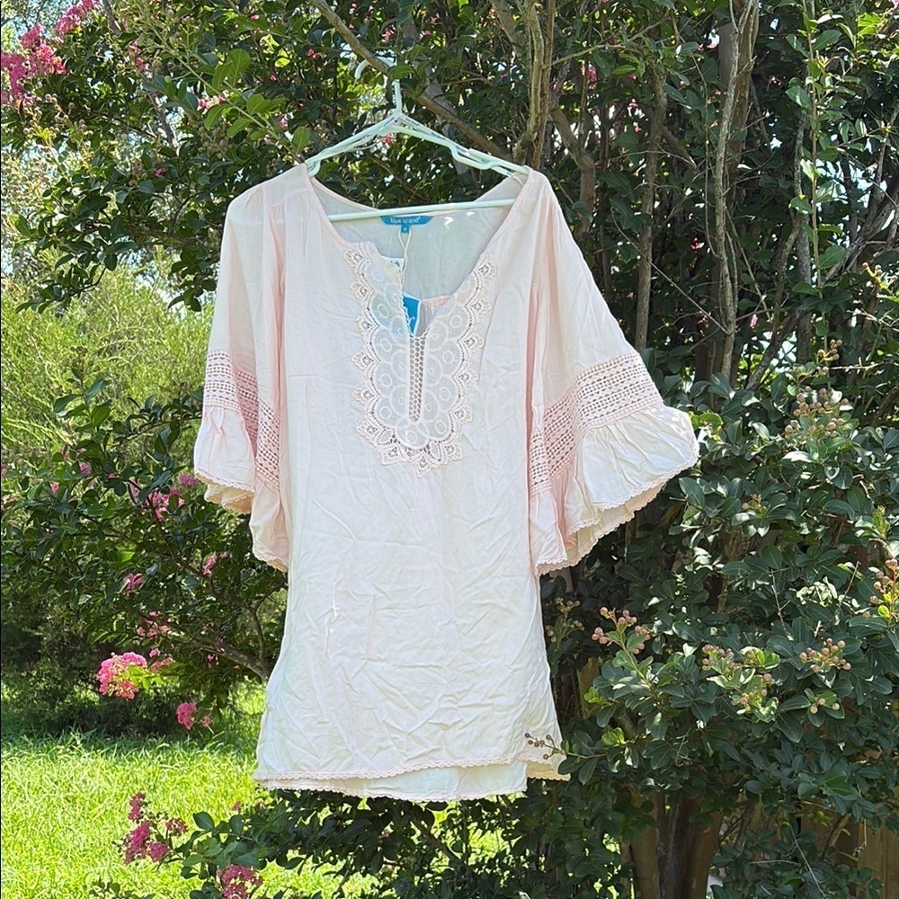 Blue Island Light Pink Lace Blouse - Picture 2 of 6